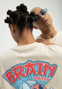 YOURTURNUNISEX - T-shirt Med Print - Beige -YOURTURN Affär 00c27079b2ac457e9afdcf57d7da3e80