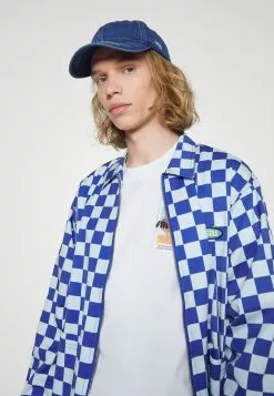 YOURTURNUNISEX - T-shirt Med Print - White -YOURTURN Affär 0b7d418ea8104d16a445257006328e88