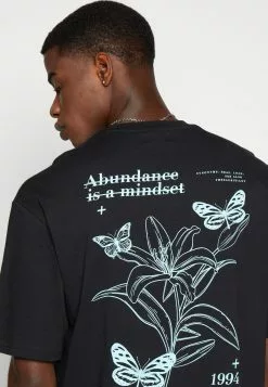 YOURTURNCHEST TEE UNISEX - T-shirt Med Print - 802 - Black -YOURTURN Affär 0e4b4081586c44b38413d45691796242