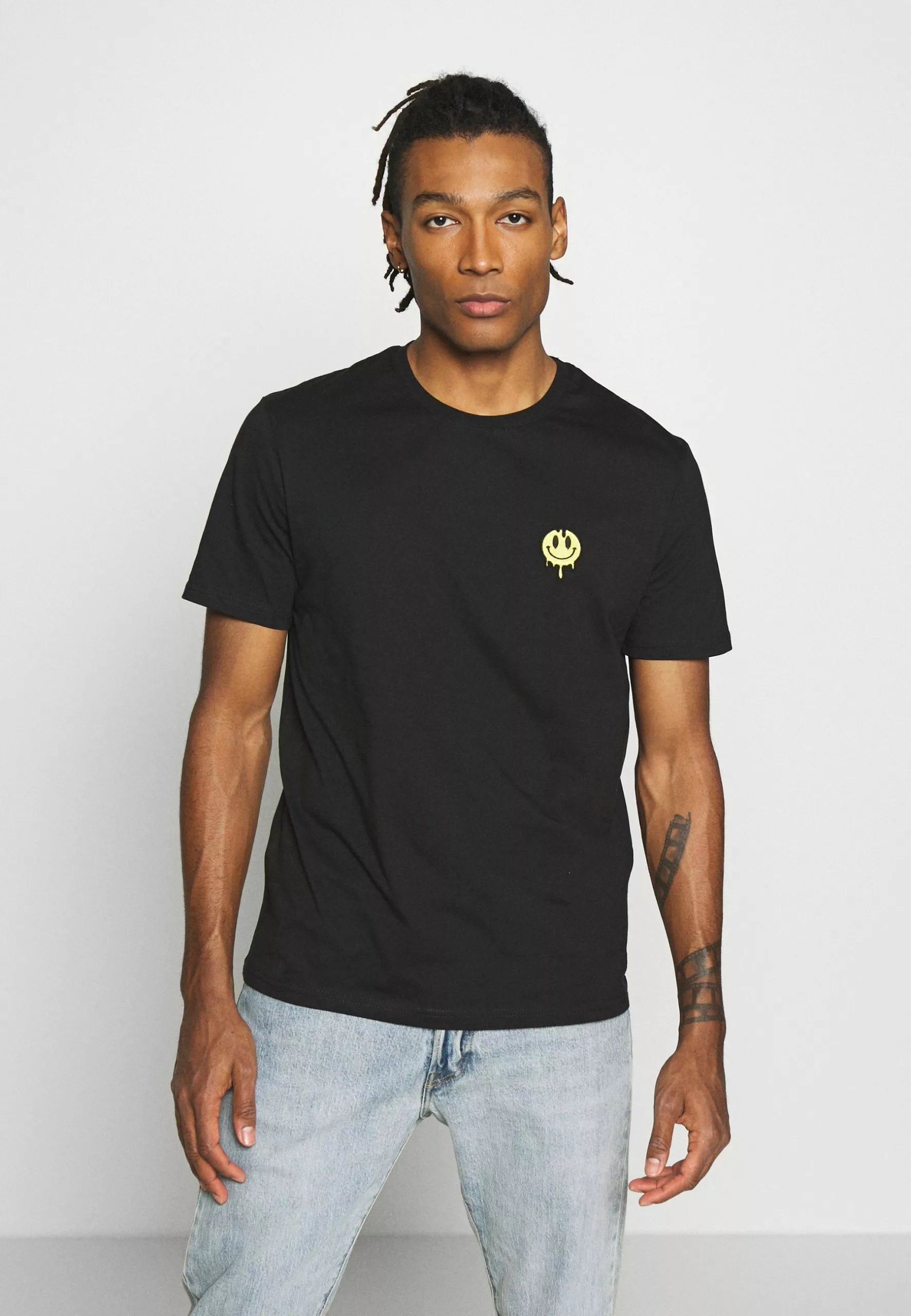 YOURTURNT-shirt Med Print - Black 3 YOURTURNT-shirt Med Print - Black