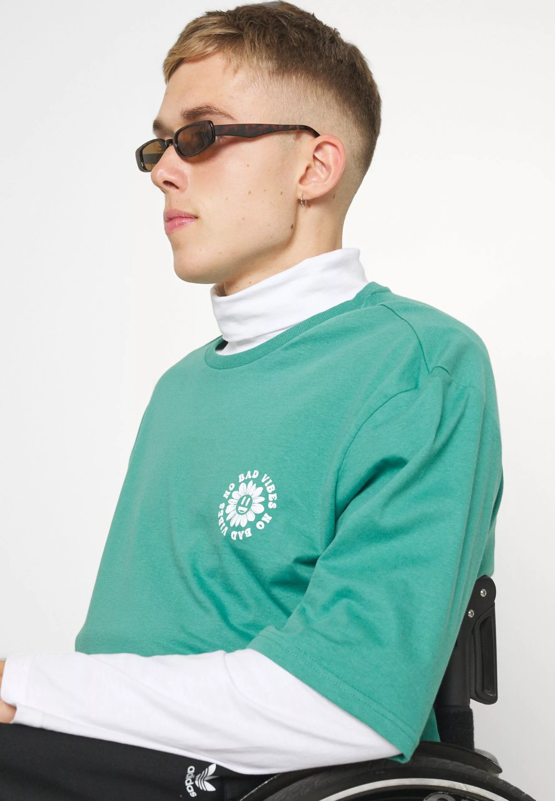 YOURTURNUNISEX - T-shirt Med Print - Green 8 YOURTURNUNISEX - T-shirt Med Print - Green - Bild 6