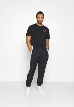 YOURTURNUNISEX - T-shirt Med Print - Black -YOURTURN Affär 193c28625509414991c93eab1414efe1