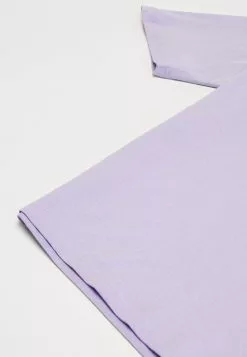 YOURTURNUNISEX - T-shirt Med Print - Purple 22 YOURTURNUNISEX - T-shirt Med Print - Purple -YOURTURN Affär 23ff56a08a38418d977f923ff8a604bd