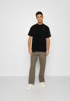 YOURTURNUNISEX - T-shirt Med Print - Black -YOURTURN Affär 35b3a0ce938944b8a89435c51dfdd561