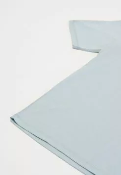 YOURTURNUNISEX - T-shirt - Bas - Blue 21 YOURTURNUNISEX - T-shirt - Bas - Blue -YOURTURN Affär 3656b24115434f25a4c5f2b113eb1496