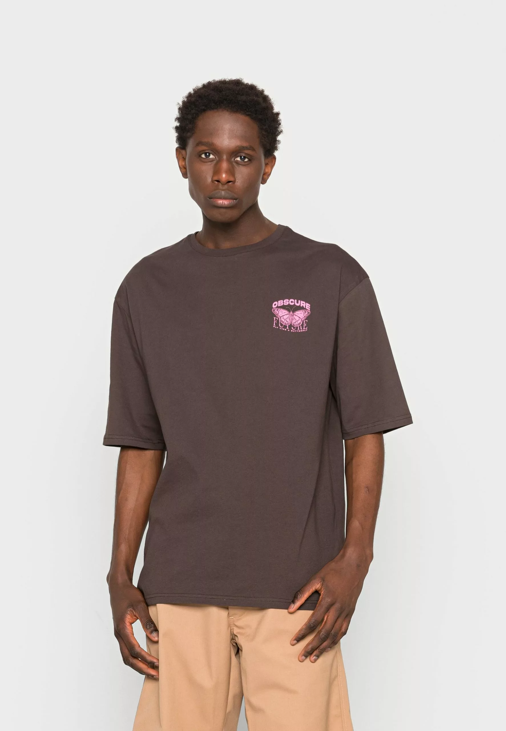 YOURTURNNOSTALGIA FUTURE TEE UNISEX - T-shirt Med Print - Brown 5 YOURTURNNOSTALGIA FUTURE TEE UNISEX - T-shirt Med Print - Brown - Bild 3