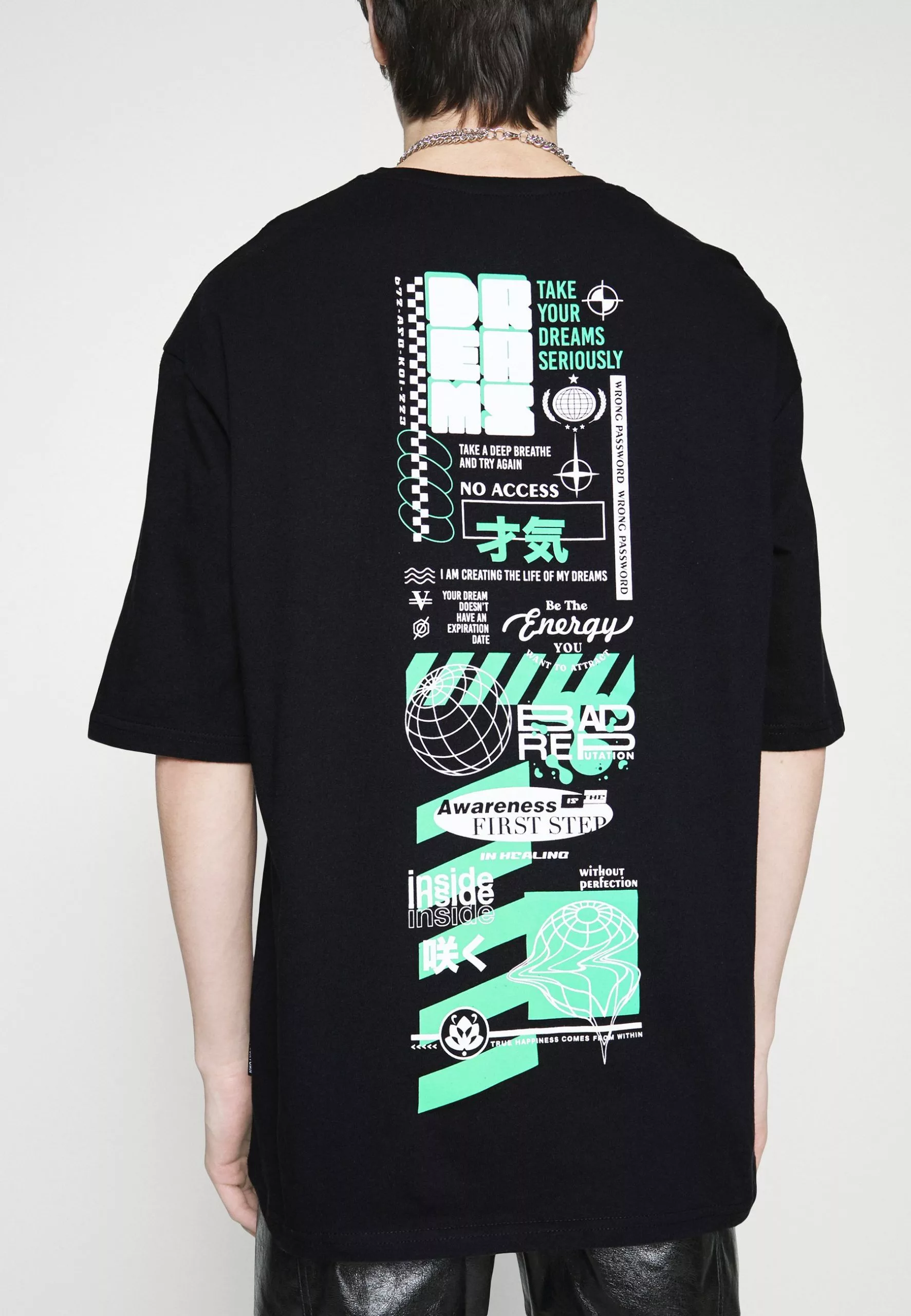 YOURTURNUNISEX - T-shirt Med Print - Black 8 YOURTURNUNISEX - T-shirt Med Print - Black - Bild 6