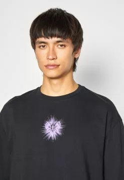 YOURTURNUNISEX - T-shirt Med Print - Black -YOURTURN Affär 3c5ee7527eee497aa0535b9a6f8e3dea