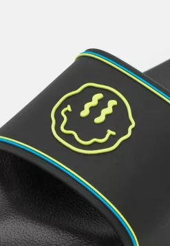 YOURTURNSlip-ins - Black 13 YOURTURNSlip-ins - Black -YOURTURN Affär 4395714fece14e6f95b762662c9c71e6