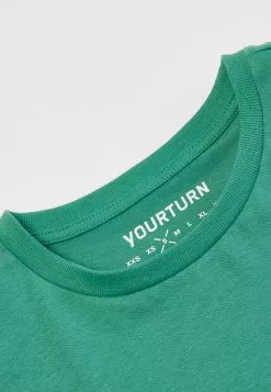YOURTURNUNISEX - T-shirt Med Print - Green 22 YOURTURNUNISEX - T-shirt Med Print - Green -YOURTURN Affär 43ac14ef5a714437a0a447766197340b