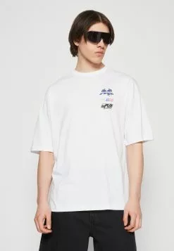 YOURTURNUNISEX - T-shirt Med Print - White 11 YOURTURNUNISEX - T-shirt Med Print - White -YOURTURN Affär 4554344d9f9144e7a9c222d685580a04