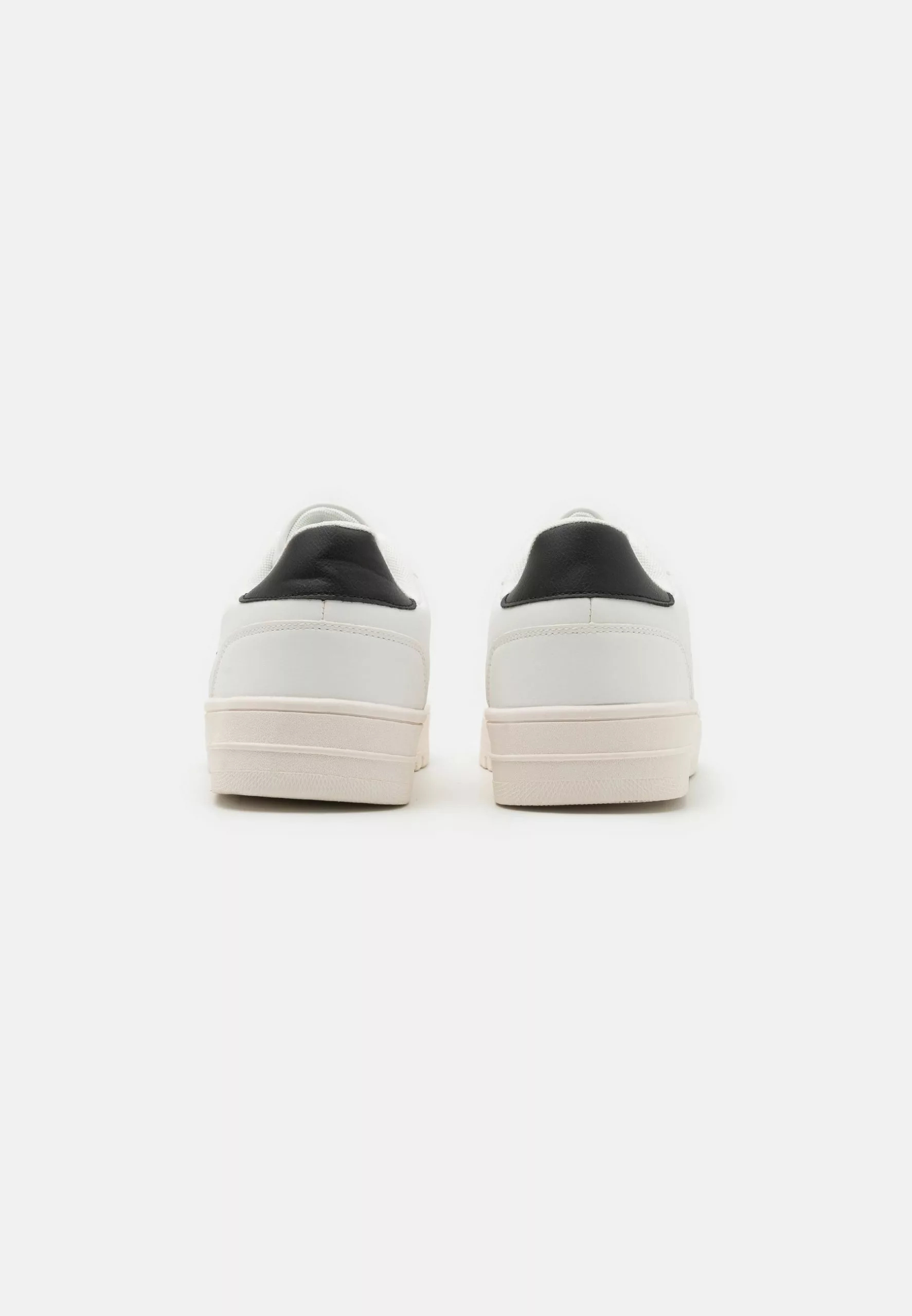 YOURTURNSneakers - White 5 YOURTURNSneakers - White - Bild 3