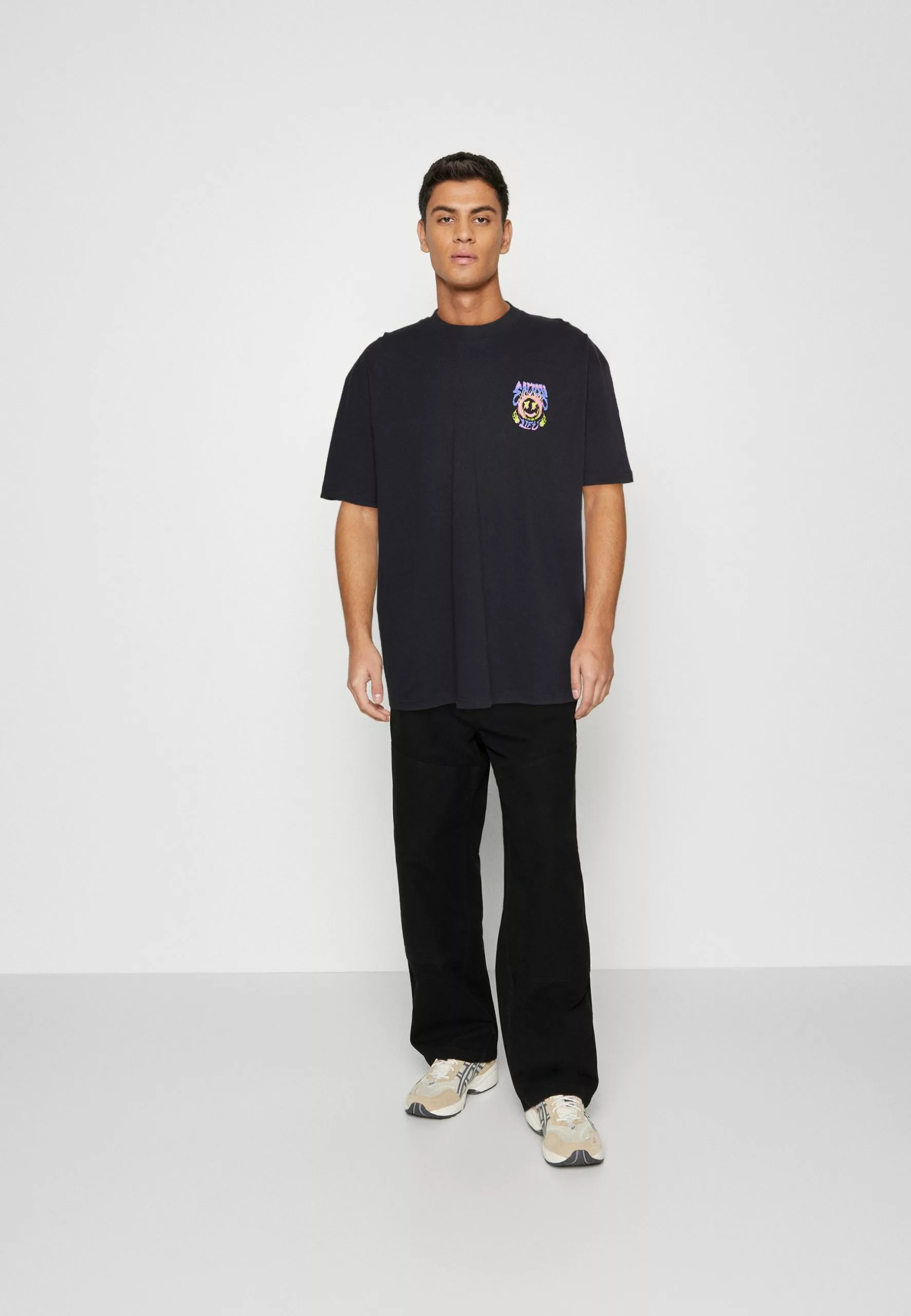 YOURTURNUNISEX - T-shirt Med Print - Black 4 YOURTURNUNISEX - T-shirt Med Print - Black - Bild 2