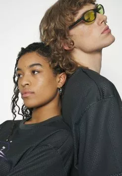 YOURTURNUNISEX - T-shirt Med Print - Black -YOURTURN Affär 48a5c417ff834522987f813d85ad43b6