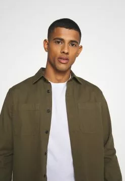 YOURTURNT-shirt Med Print - White -YOURTURN Affär 497a0d3524df4bafb4dd18a79989a220