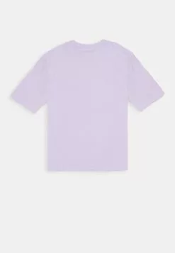 YOURTURNUNISEX - T-shirt Med Print - Purple 21 YOURTURNUNISEX - T-shirt Med Print - Purple -YOURTURN Affär 506442c7749e4919bbb291d27ace717a