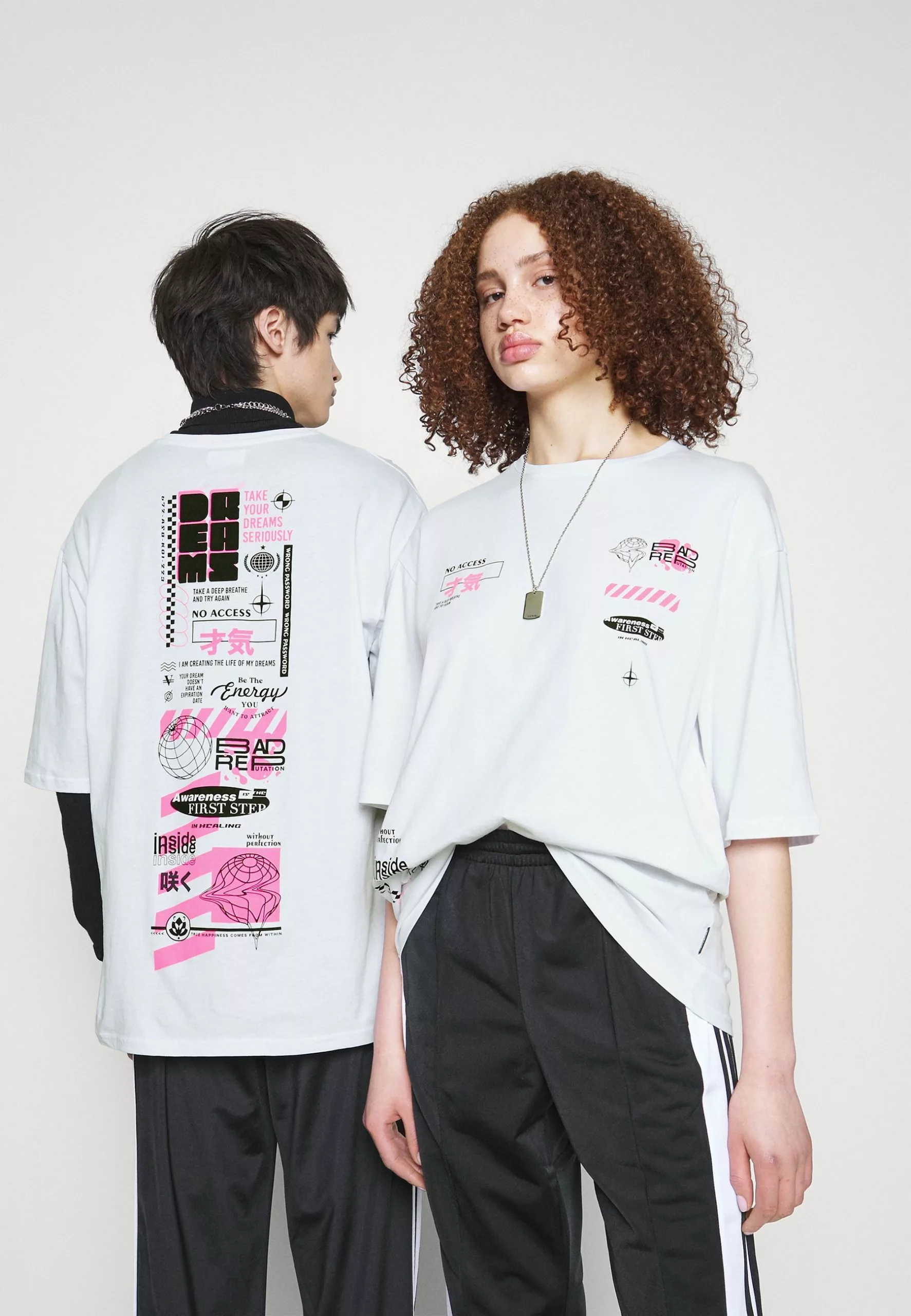 YOURTURNUNISEX - T-shirt Med Print - White 3 YOURTURNUNISEX - T-shirt Med Print - White