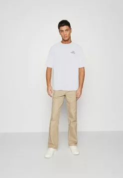 YOURTURNUNISEX - T-shirt Med Print - White -YOURTURN Affär 6391e0f8ef7740119525e7d1d4ff94d5