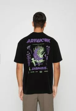 YOURTURNUNISEX - T-shirt Med Print - Black -YOURTURN Affär 745fc50b9718448b9126734372b87e58