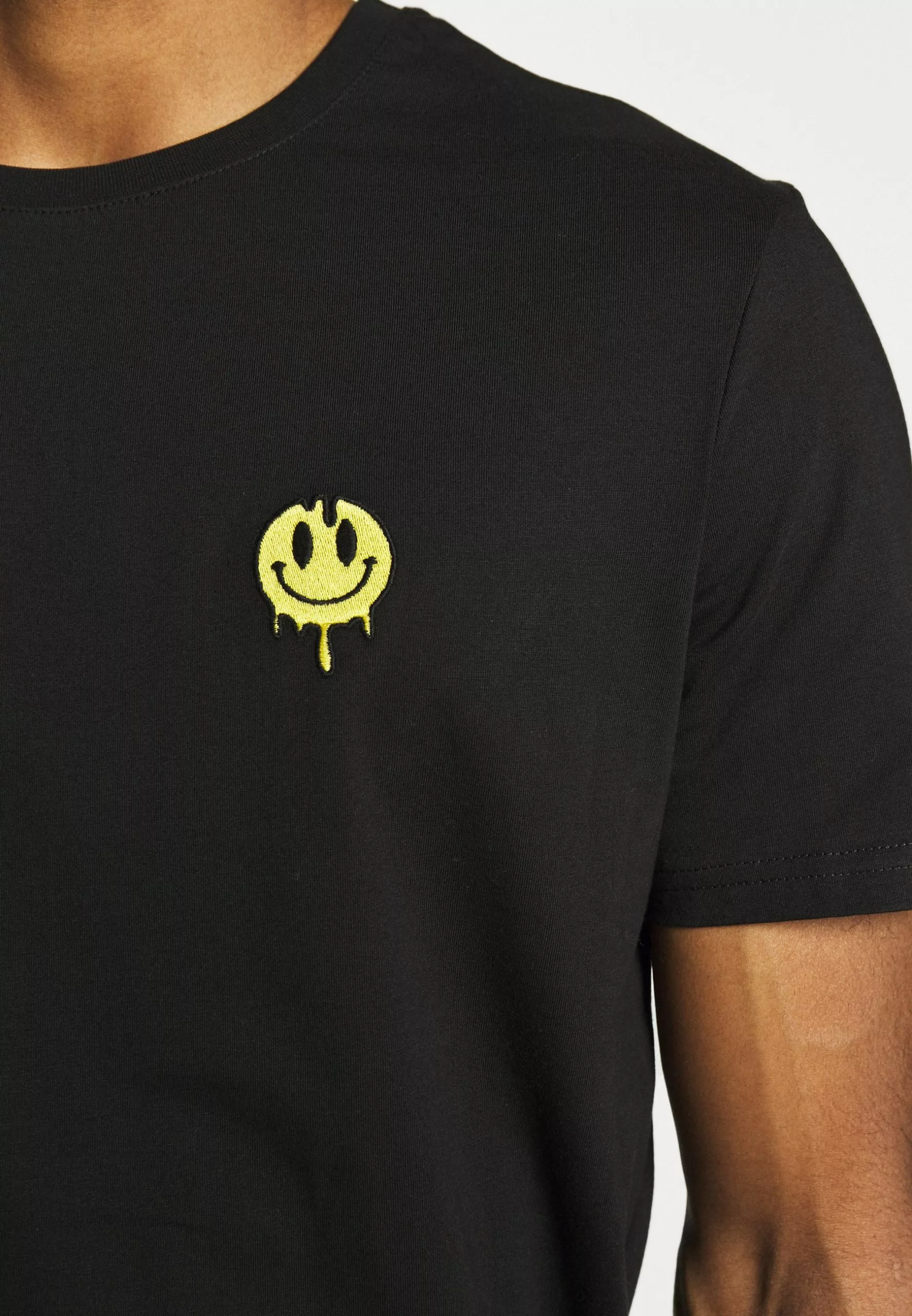 YOURTURNT-shirt Med Print - Black 8 YOURTURNT-shirt Med Print - Black - Bild 6