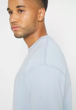 YOURTURNUNISEX - T-shirt - Bas - Blue 17 YOURTURNUNISEX - T-shirt - Bas - Blue -YOURTURN Affär 9477b86a78aa4b5391d459b4384f95f8