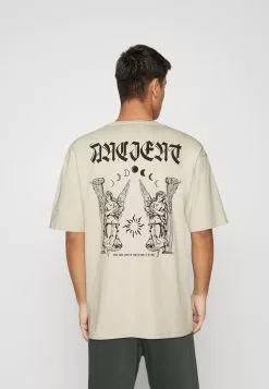 YOURTURNUNISEX - T-shirt Med Print - Off White -YOURTURN Affär 97e05c3b1bdd48a593f16abe9577188a