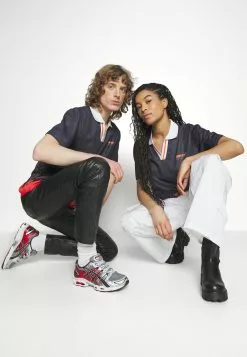 YOURTURNUNISEX - Piké - Black -YOURTURN Affär 9ba93b2a214d4d7fa70de4e96441cad0