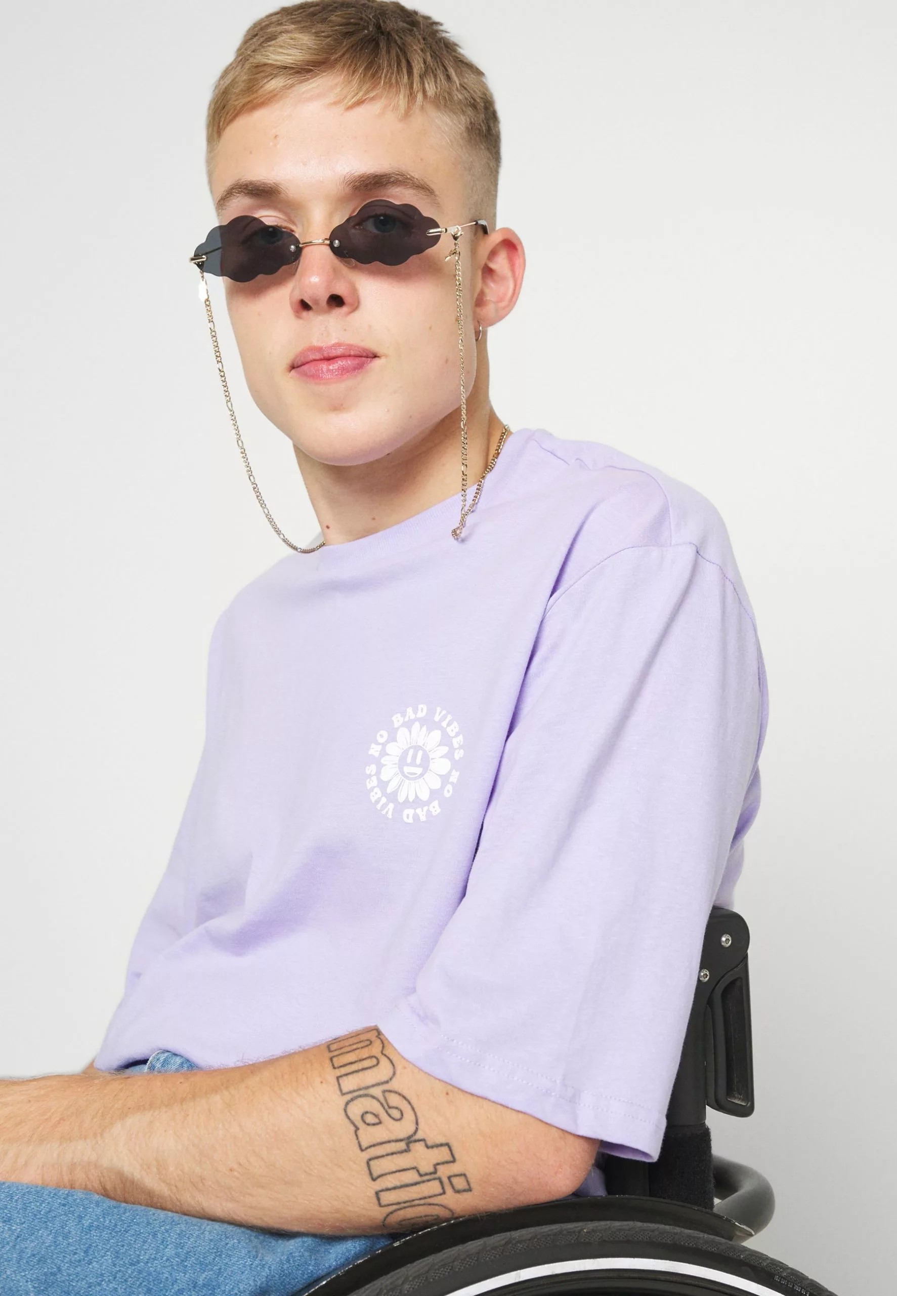 YOURTURNUNISEX - T-shirt Med Print - Purple 8 YOURTURNUNISEX - T-shirt Med Print - Purple - Bild 6