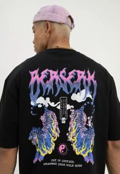 YOURTURNUNISEX - T-shirt Med Print - Black 13 YOURTURNUNISEX - T-shirt Med Print - Black -YOURTURN Affär a749361557c24402a6d640ca804fd8d0