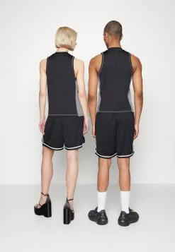 YOURTURNUNISEX - Linne - Black -YOURTURN Affär ac4bdb1d922d4cde91da6192cf0700f4