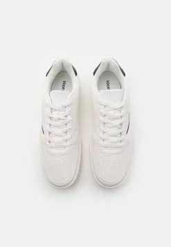 YOURTURNSneakers - White 11 YOURTURNSneakers - White -YOURTURN Affär b3ad242120094ec58761efa448b866d9