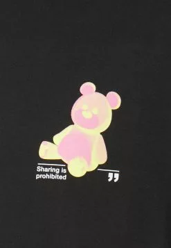 YOURTURNUNISEX - T-shirt Med Print - Black 7 YOURTURNUNISEX - T-shirt Med Print - Black -YOURTURN Affär bb421a72f23749fe9e216f10411d2451