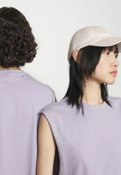 YOURTURNSLEEVELES UNISEX 2 PACK - T-shirt - Bas - Lilac/light Green -YOURTURN Affär c3b825a229a9425cb5e5ab2eca9e6b8d