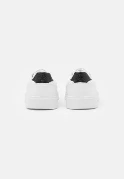 YOURTURNUNISEX - Sneakers - White -YOURTURN Affär c4d2ce3644f54a44980aba792d90bcfb