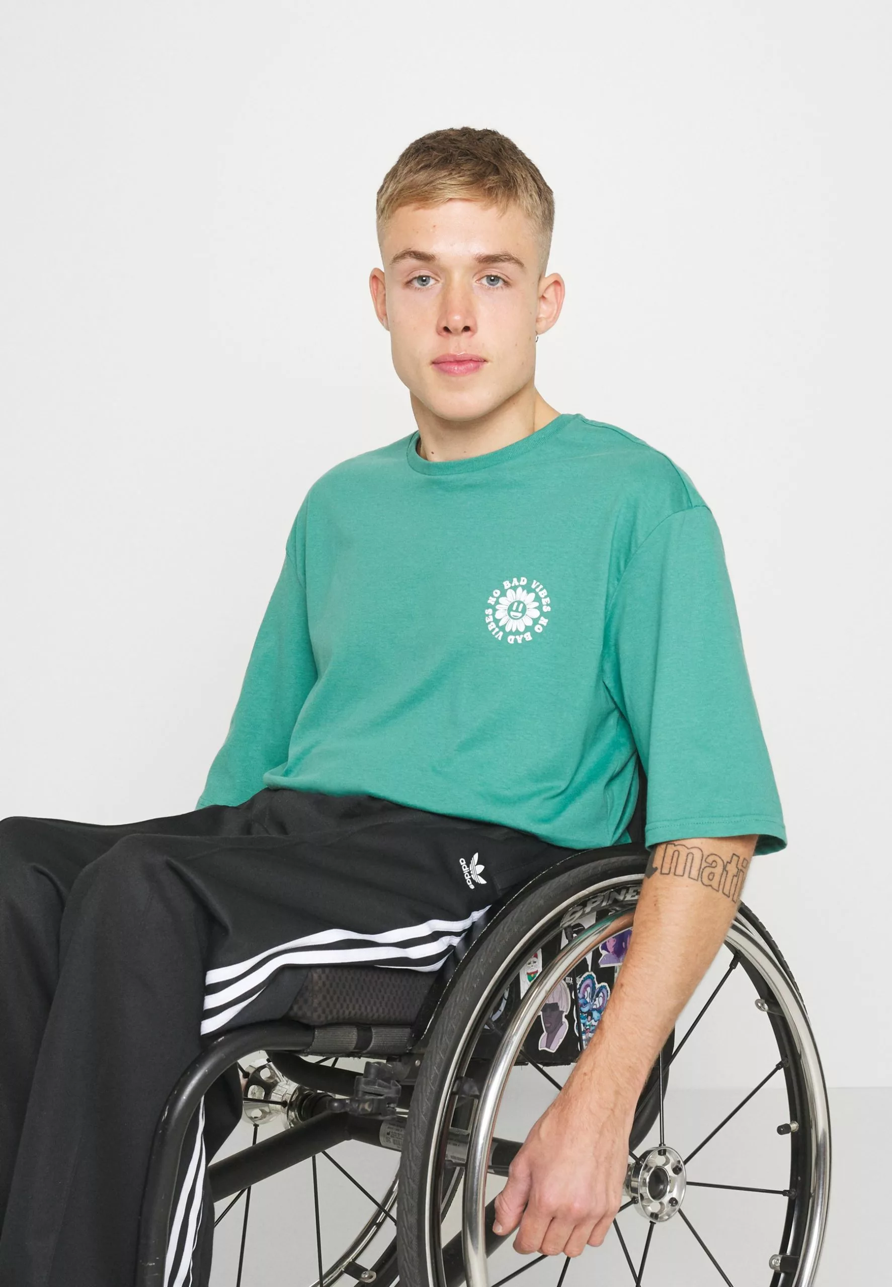 YOURTURNUNISEX - T-shirt Med Print - Green 5 YOURTURNUNISEX - T-shirt Med Print - Green - Bild 3