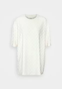 YOURTURNUNISEX - T-shirt Med Print - Off-white 12 YOURTURNUNISEX - T-shirt Med Print - Off-white -YOURTURN Affär cad96d7eff0940619982266ef8f52cba