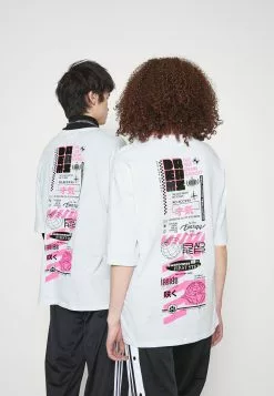 YOURTURNUNISEX - T-shirt Med Print - White 10 YOURTURNUNISEX - T-shirt Med Print - White -YOURTURN Affär ce098cd17eb24486ab802ba3bbcad844