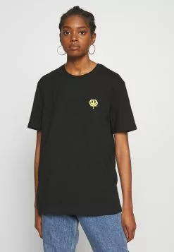 YOURTURNT-shirt Med Print - Black 11 YOURTURNT-shirt Med Print - Black -YOURTURN Affär d1d0528ca66c42ed9699079325a22faa