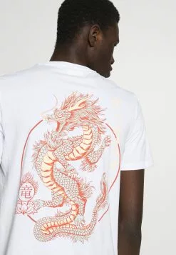 YOURTURNUNISEX - T-shirt Med Print - White 15 YOURTURNUNISEX - T-shirt Med Print - White -YOURTURN Affär dbb107f974794f12a2cb79d24ae30043