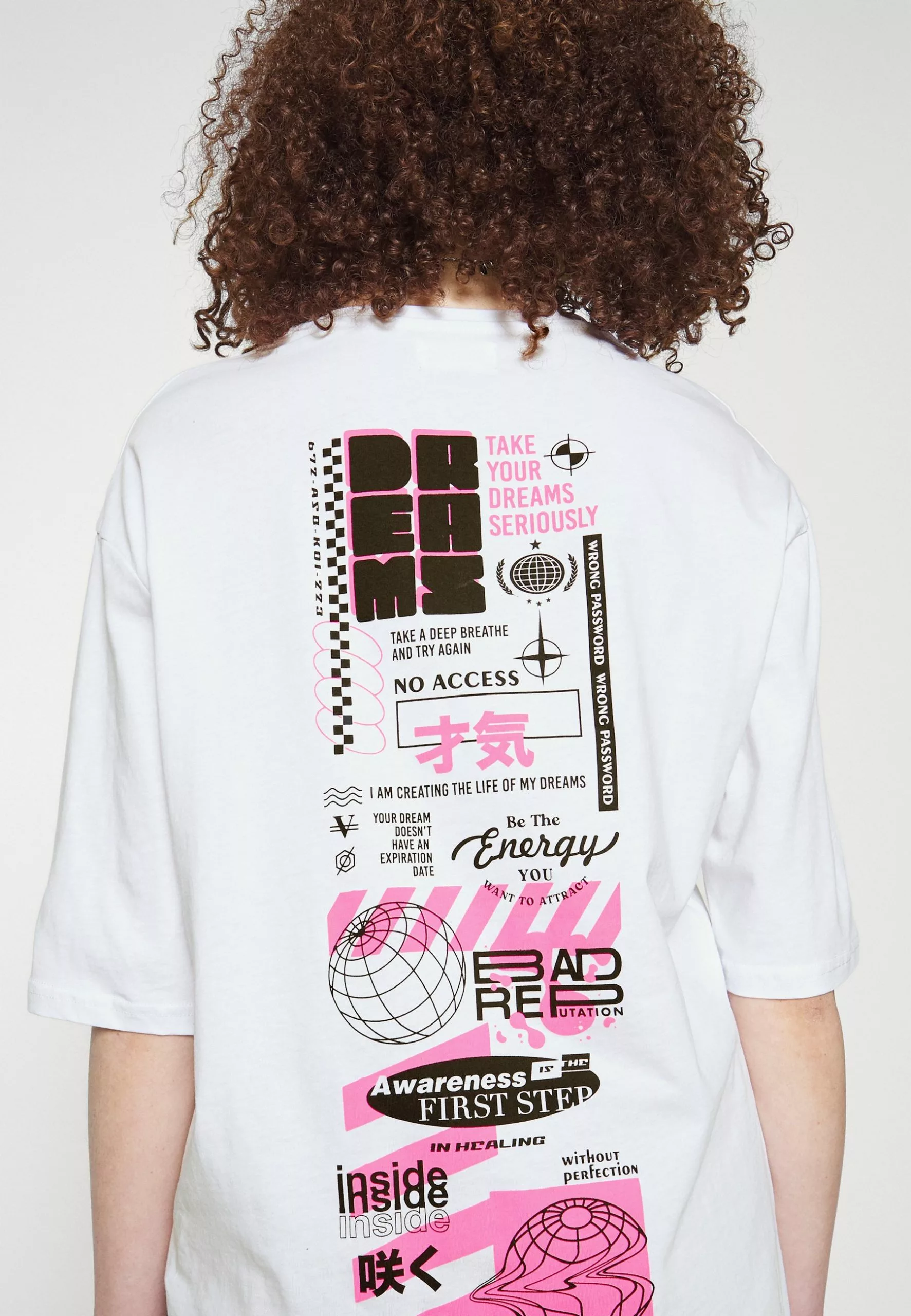 YOURTURNUNISEX - T-shirt Med Print - White 8 YOURTURNUNISEX - T-shirt Med Print - White - Bild 6