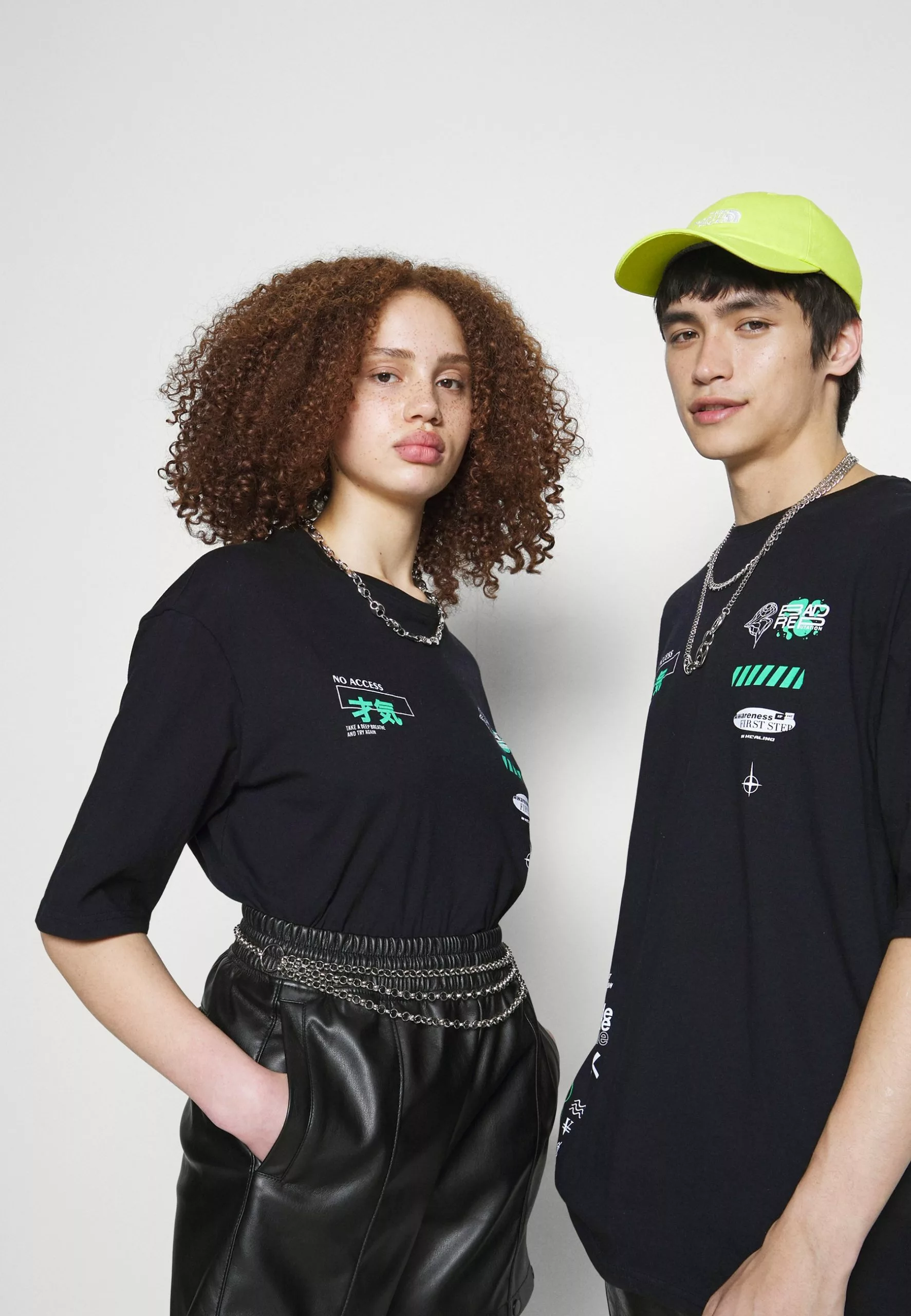 YOURTURNUNISEX - T-shirt Med Print - Black 6 YOURTURNUNISEX - T-shirt Med Print - Black - Bild 4