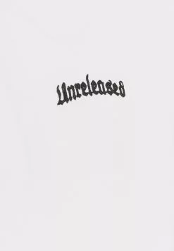 YOURTURNUNISEX - T-shirt - Bas - Lilac 7 YOURTURNUNISEX - T-shirt - Bas - Lilac -YOURTURN Affär e795bbdc6be84ecfa923e18e0657c0d4