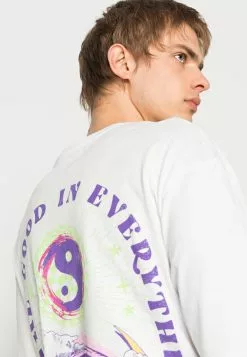 YOURTURNGOOD IN EVERYTHING GRAPHIC T-SHIRT UNISEX - T-shirt Med Print - White -YOURTURN Affär ee2f242defc5465f812743180f7f1ec7