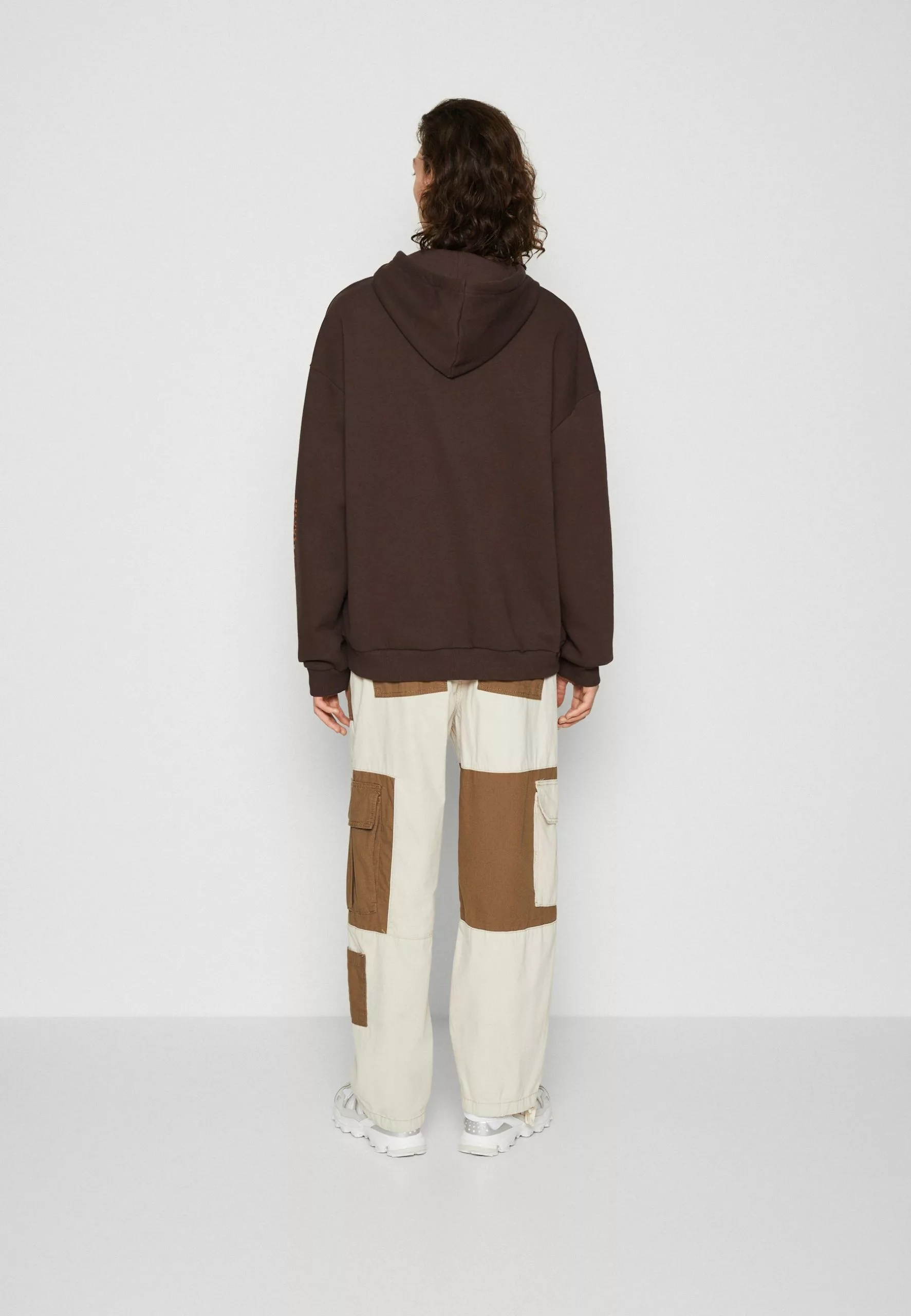 YOURTURNUNISEX - Sweatshirt - Brown 5 YOURTURNUNISEX - Sweatshirt - Brown - Bild 3