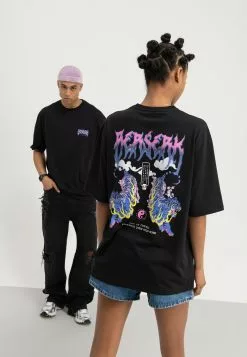 YOURTURNUNISEX - T-shirt Med Print - Black 11 YOURTURNUNISEX - T-shirt Med Print - Black -YOURTURN Affär f171a36cb4ef4c9b9a6a5ea757615a4b