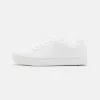 YOURTURNSneakers - White 2 YOURTURNSneakers - White -YOURTURN Affär f8f88614015247ecb7fbc71502427175